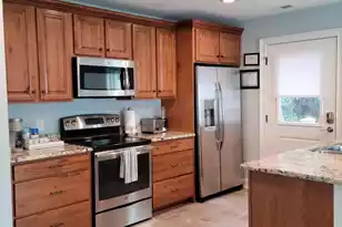 677 Oak Marsh Dr, Mount Pleasant, SC 29464 - Photo 9