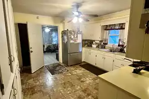 210 Orange St, Walterboro, SC 29488 - Photo 5