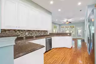 1912 Hall Point Rd, Mount Pleasant, SC 29466 - Photo 13