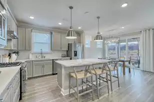 635 Coral Bells Ln, Summerville, SC 29486 - Photo 5