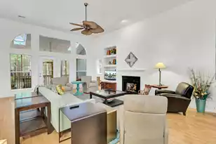 1876 Great Hope Dr, Mount Pleasant, SC 29466 - Photo 5