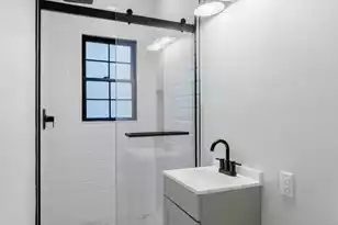 65 Spring St, Charleston, SC 29403 - Photo 3