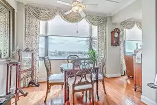 14 Lockwood Dr, Charleston, SC 29401 - Photo 21