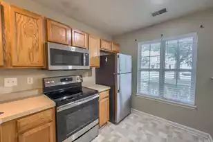 703 Pine Bluff Dr, Summerville, SC 29483 - Photo 3