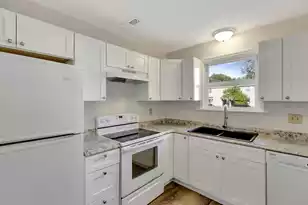 710 Davenport Dr, Mount Pleasant, SC 29464 - Photo 5