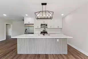 2136 Commander, North Charleston, SC 29405 - Photo 7