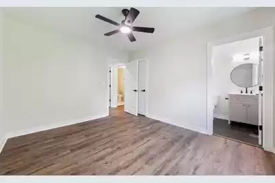 2136 Commander, North Charleston, SC 29405 - Photo 11