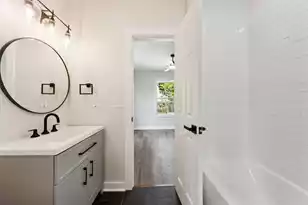 2136 Commander, North Charleston, SC 29405 - Photo 13