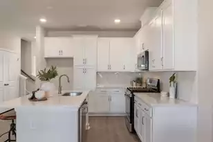 926 Dusk Dr, Summerville, SC 29486 - Photo 5