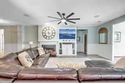 1493 Clarendon Way, Mount Pleasant, SC 29466 - Photo 7