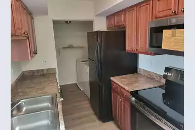 1481 Center Street #104, Mount Pleasant, SC 29464 - Photo 5