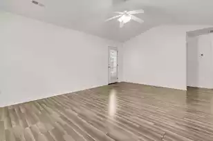 127 Trickle Dr, Summerville, SC 29483 - Photo 11