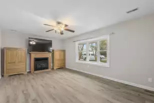 402 Chippendale Ln, Bonneau, SC 29431 - Photo 9