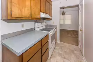 305 Chessington Cir, Summerville, SC 29485 - Photo 7