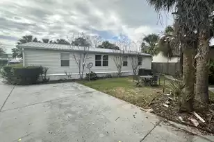 320 Lake Moultrie Dr, Bonneau, SC 29431 - Photo 5