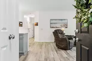 702 Marymont Ln E, Charleston, SC 29414 - Photo 7