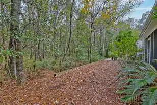 1616 Camfield Ln, Mount Pleasant, SC 29466 - Photo 9