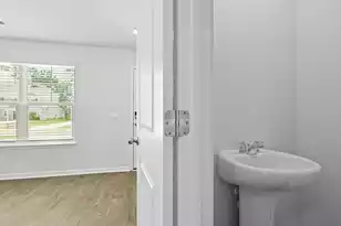 913 Long Blf Rd, Summerville, SC 29486 - Photo 9