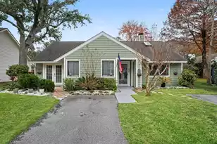 1131 Daffodil Ln, Mount Pleasant, SC 29464 - Photo 1