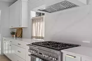 931 Kincade Dr, Mount Pleasant, SC 29464 - Photo 13