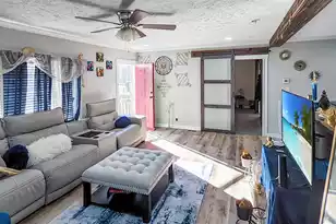 1105 Peacock St, Manning, SC 29102 - Photo 5