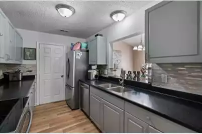 309 Regent Street, Summerville, SC 29483 - Photo 11