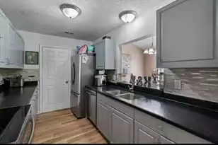 309 Regent St, Summerville, SC 29483 - Photo 11