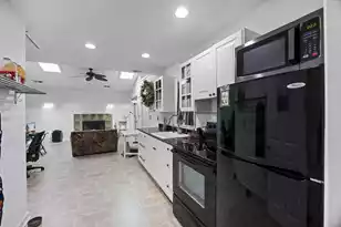 683 Edmonds Dr, Charleston, SC 29412 - Photo 25