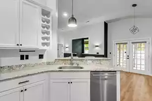 2105 Baldwin Park Dr, Mount Pleasant, SC 29466 - Photo 19