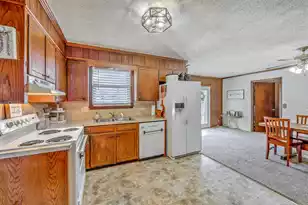 2198 Skyland Ln, Orangeburg, SC 29118 - Photo 3