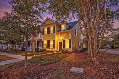 1817 Tennyson Row, Mount Pleasant, SC 29466 - Photo 3