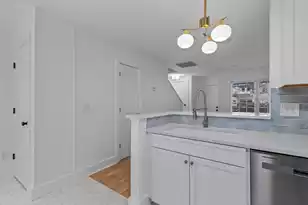 1211 Meadow Park Ln, Mount Pleasant, SC 29464 - Photo 7