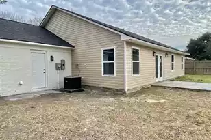 25 Kenilworth Rd, Goose Creek, SC 29445 - Photo 13