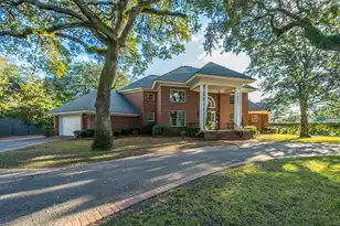 235 Country Club Ln, Charleston, SC 29412 - Photo 5