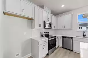 4019 Lemon Grass Ln, Ravenel, SC 29470 - Photo 7