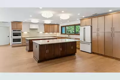 924 White Point Boulevard, Charleston, SC 29412 - Photo 15