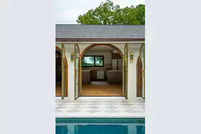 924 White Point Boulevard, Charleston, SC 29412 - Photo 13