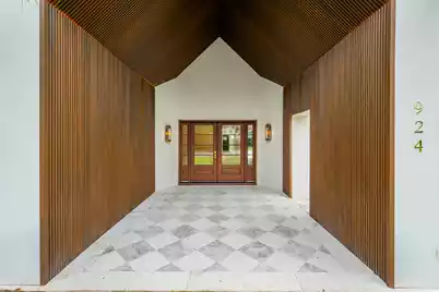 924 White Point Boulevard, Charleston, SC 29412 - Photo 7