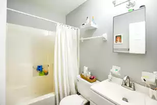 41 Spring St, Charleston, SC 29403 - Photo 7