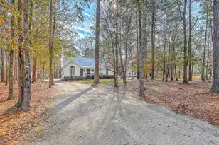 639 Lannie Ln, Moncks Corner, SC 29461 - Photo 5