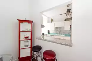 350 King St, Charleston, SC 29401 - Photo 13