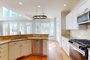 319 Oak Point Landing Dr, Mount Pleasant, SC 29464 - Photo 5