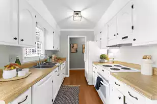 302 Chessington Cir, Summerville, SC 29485 - Photo 5