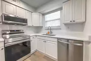 114 Luden Dr, Summerville, SC 29483 - Photo 5