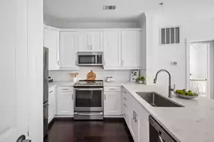 21 George St, Charleston, SC 29401 - Photo 7