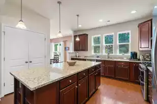 557 Sea Foam St, Summerville, SC 29486 - Photo 7