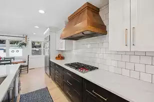 1018 Chambers Ln, Mount Pleasant, SC 29464 - Photo 11