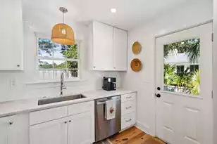 138 Rose Ln, Mount Pleasant, SC 29464 - Photo 17