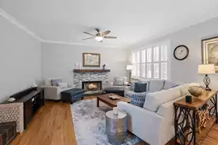 2816 Waterpointe Cir, Mount Pleasant, SC 29466 - Photo 9