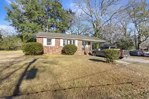 2736 Star Dr, North Charleston, SC 29406 - Photo 3